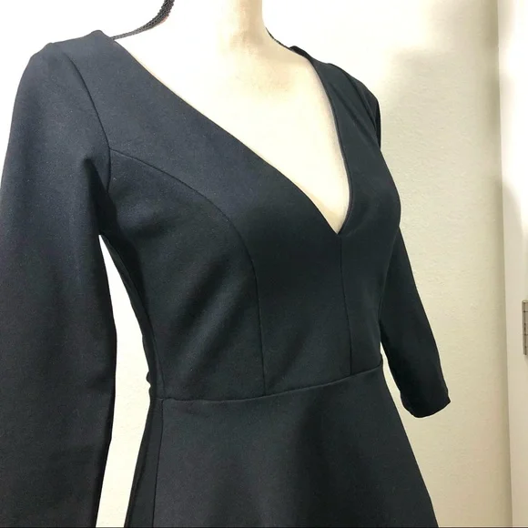 NWT LULU’S Don’t Stop the Beat Backless Crisscross Skater Dress Blk Sz M - Picture 5 of 15